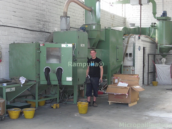 Finitura-superficiale-per-macchinari-acciaio-Parma full-service-azienda-per-coperture-civili-a-reggio-emilia
