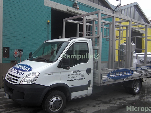 flotta-aziendale-autocarri-trasporto-strutture-metalliche